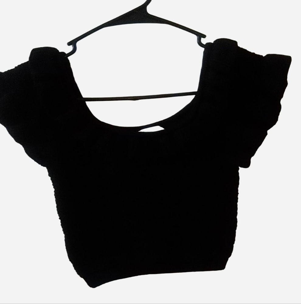 H&M Black Ruffled Knit Blouse